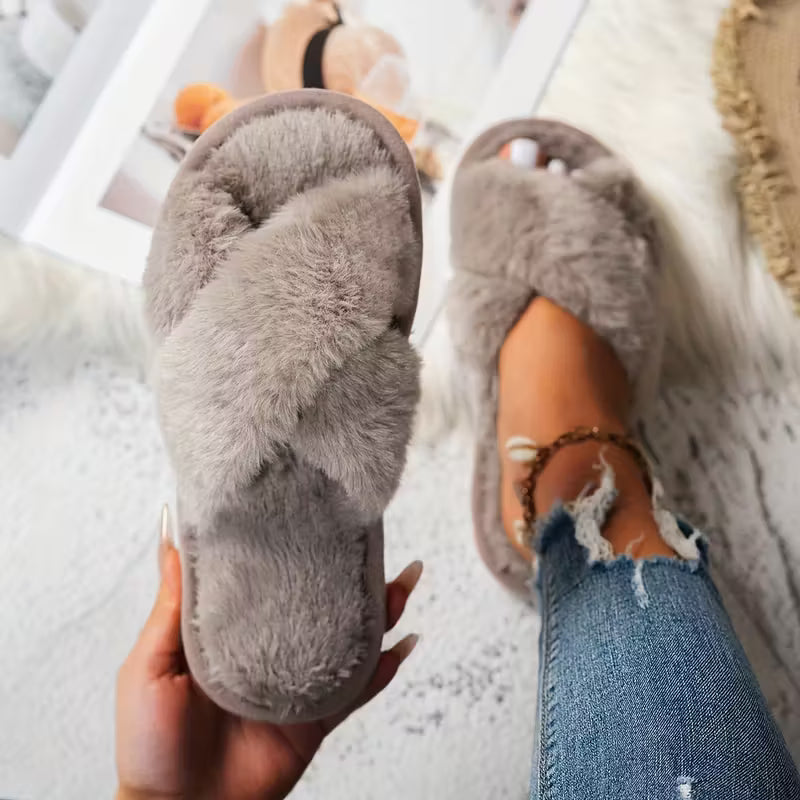 Gemütliche Plüsch-Pantoffeln für Damen mit Kreuzbändern